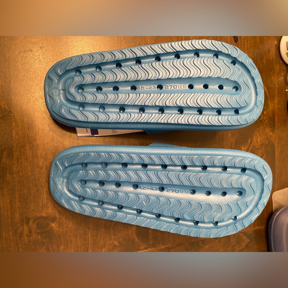 Women’s The Cloudies Light Blue Slide Slippers Size 42-43 (10) NWOT - Picture 4 of 5